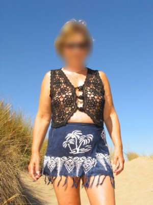 Eyah outcall escorts in Charleston, IL